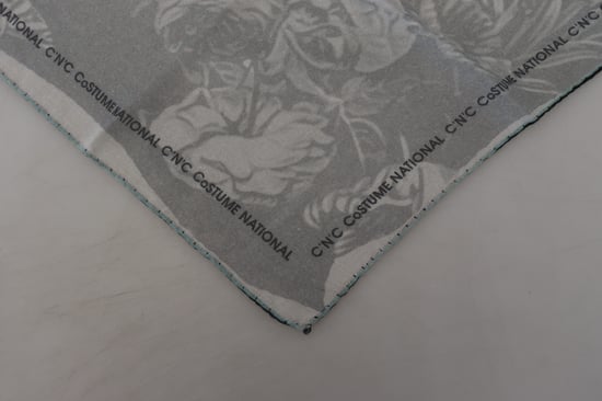 Pañuelo de Seda en Forma de Cuadrado - Image 2