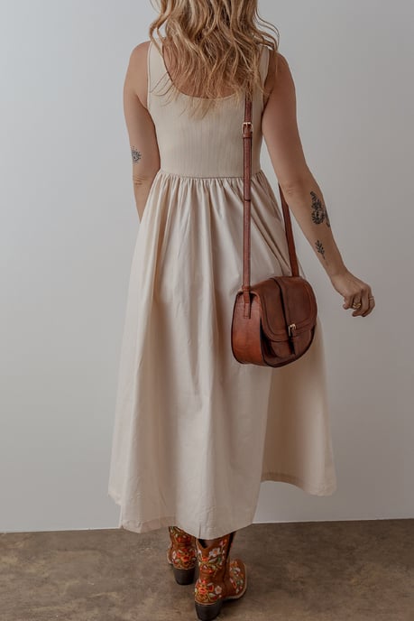 Vestido Midi Ajuste Relajado con Falda Fluida - Image 3