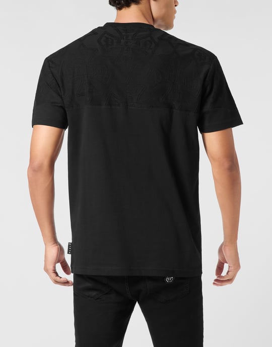 Round Neck T-Shirt Jacquard Crest Cut - Image 4