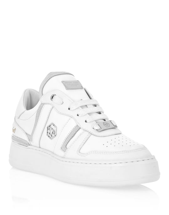 Low Top Sneakers Stripes - Image 1