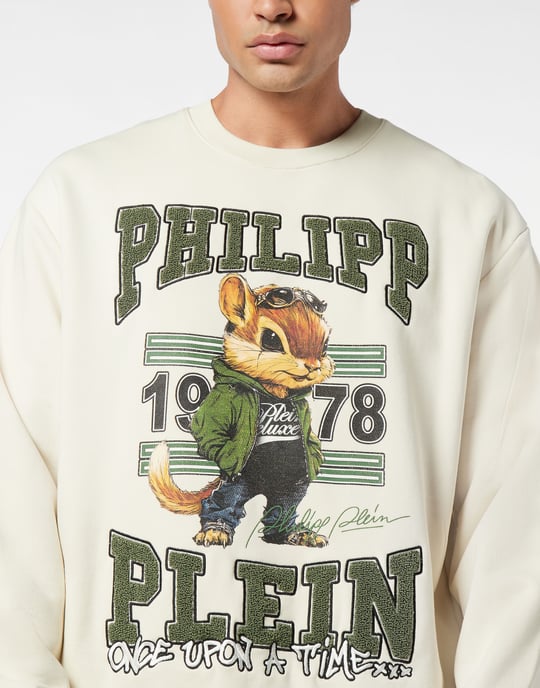 Round Neck Sweatshirt College Squirrel - Image 2