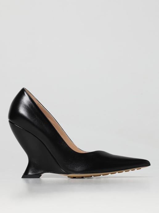 Zapato de tacón cuña de cuero - Image 1