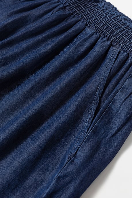 Pantalones de mezclilla de pierna ancha con bolsillos - Image 3
