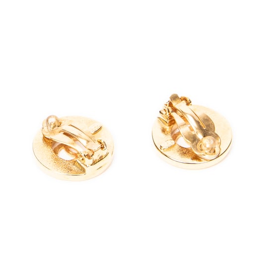 Chanel CC Round Clip On Earrings  en Oro Acero inoxidable sin níquel - Image 3