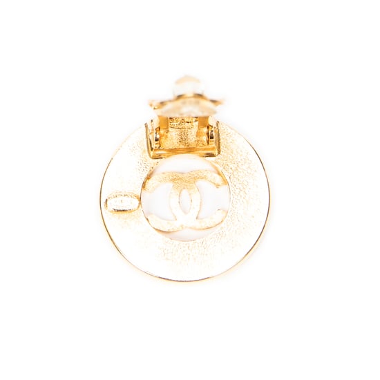 Chanel CC Round Clip On Earrings  en Oro Acero inoxidable sin níquel - Image 5