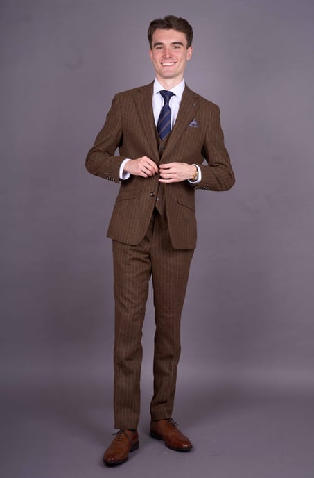 Traje de noche formal de tres piezas de raya diplomática marrón para hombre - Image 2