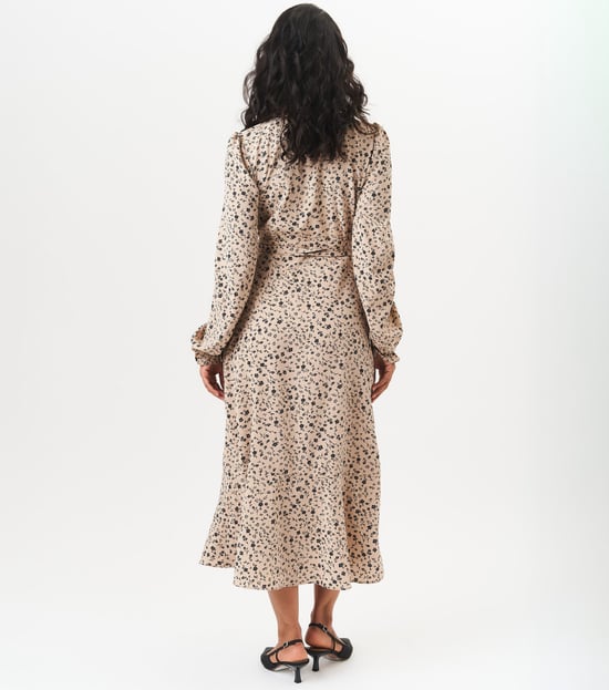 Vestido midi cruzado con detalle de volantes neutro - Image 3