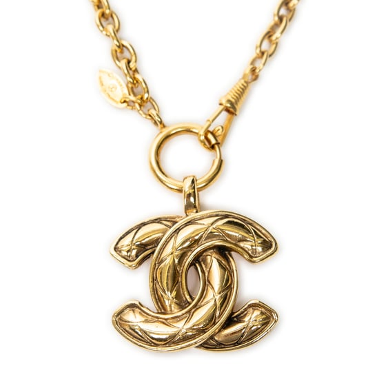 Chanel Quilted CC Pendant Chain Necklace en Oro Acero inoxidable sin níquel - Image 2