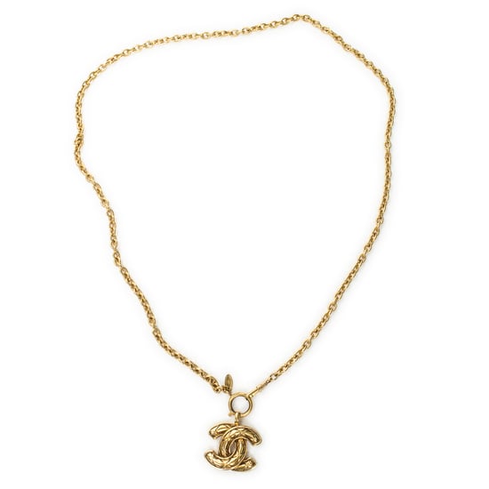 Chanel Quilted CC Pendant Chain Necklace en Oro Acero inoxidable sin níquel - Image 1