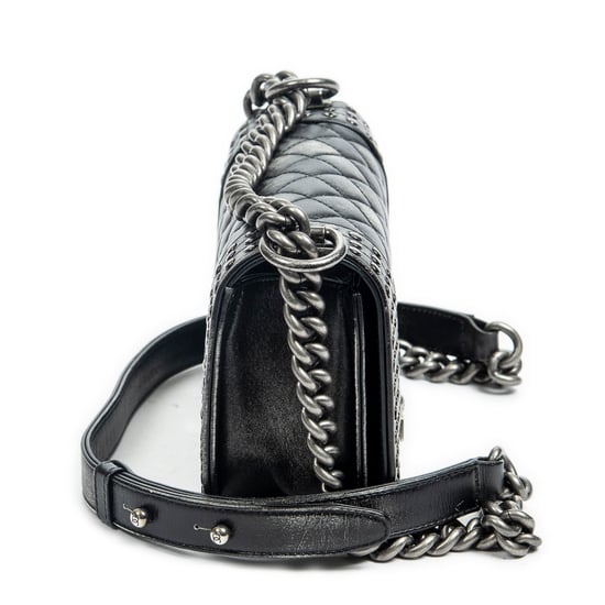 Chanel Paris-Dallas Small Studded Boy en Gris/Negro Piel de becerro - Image 4