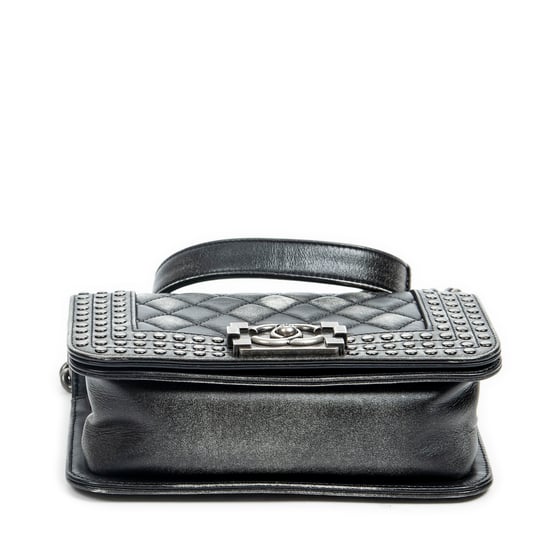 Chanel Paris-Dallas Small Studded Boy en Gris/Negro Piel de becerro - Image 6