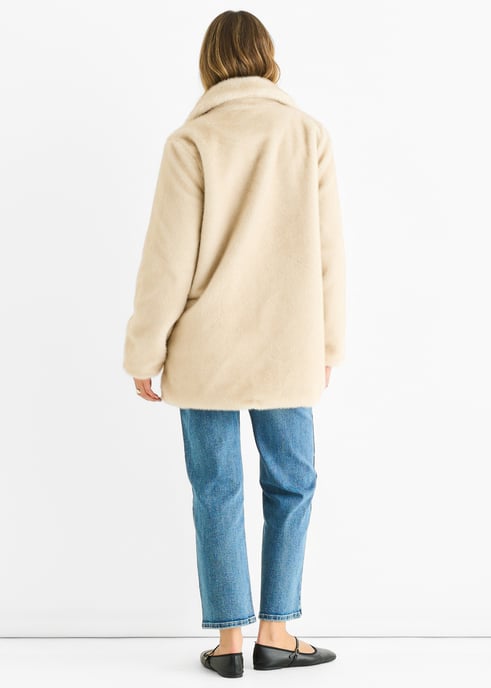 Chaqueta larga cruzada de pelo sintético beige - Image 4