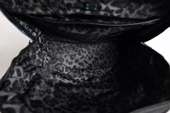 Mochila Escolar Negra de Nylon con Logo DG - Image 5