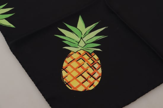 Pañuelo Cuadrado Impreso de Piña Negra - Image 2