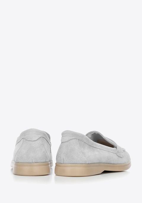 Mocasines clásicos de ante gris claro para mujer de Wittchen - Image 4