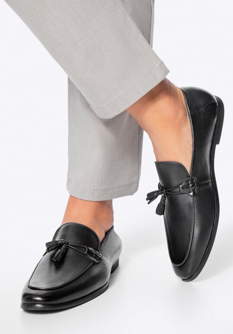 Mocasines de piel para hombre Wittchen con borlas en piel natural negra - Image 2