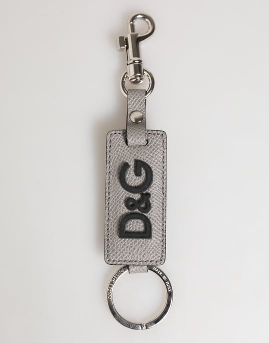 Llavero de metal con anillo y logo en cuero gris para hombre - Image 1