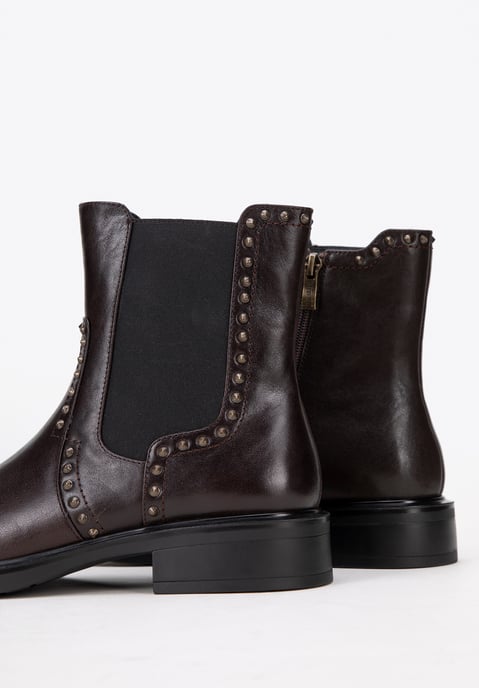 Botas Chelsea de piel para mujer Wittchen con remaches decorativos en piel natural marrón - Image 6