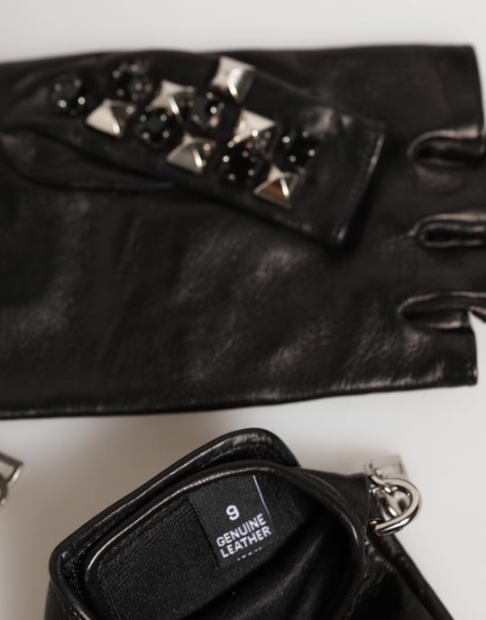 Guantes de piel negra sin dedos con tachuelas para hombre - Image 4