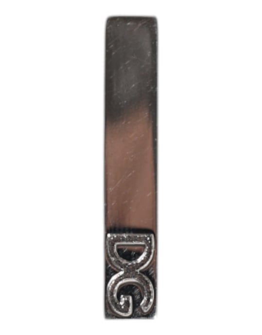 Clip de Corbata de Bronce con Logo en Tono Plateado - Image 1