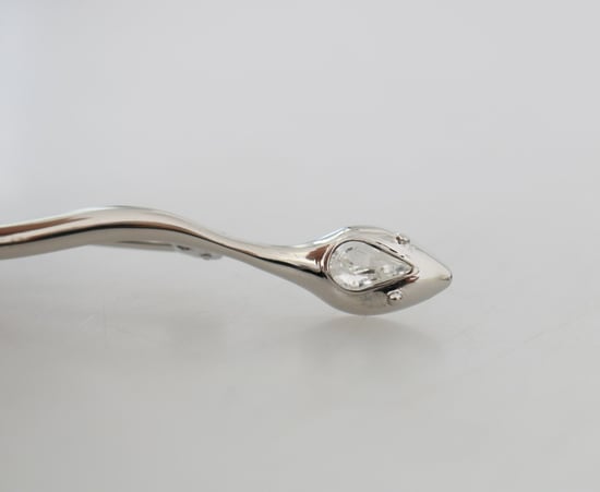 Broche de serpiente de cristal de latón plateado para hombre - Image 3