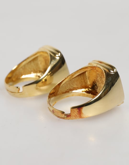 Anillos Ajustables de Latón Real en Tono Dorado con Esmalte Negro 'DG' - Image 3