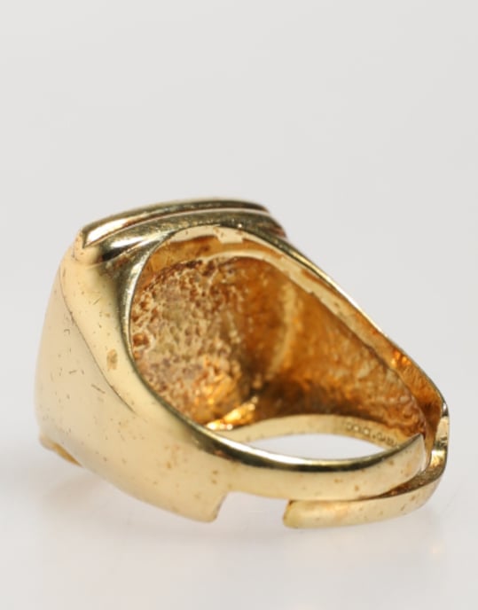 Anillos Ajustables 'J' de Bronce Real con Esmalte Negro en Tonalidad Dorada - Image 3