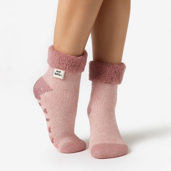 Calcetines de cama suaves y acogedores para mujeres con parte superior de plumas - Image 3