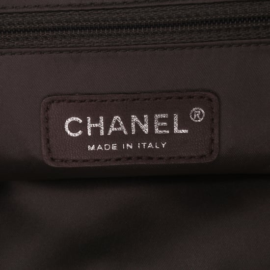 Bolso Tote de Cuero Perforado Chanel - Image 5