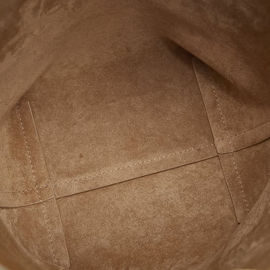 Bolso pequeño tipo cubo de ante - Image 5