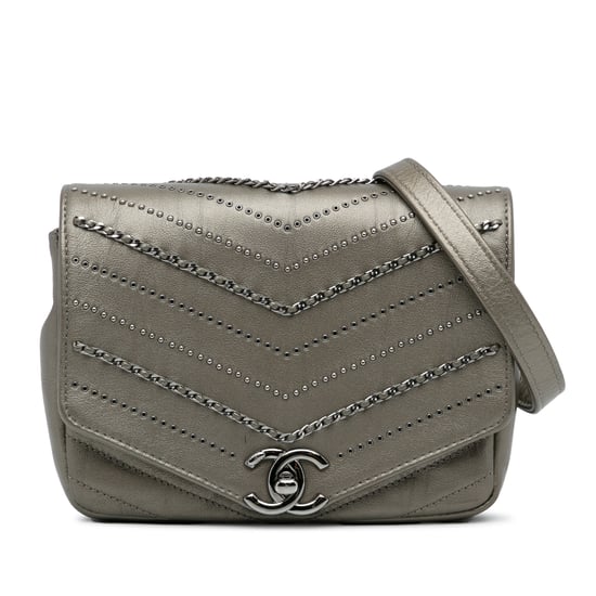 Bolso cruzado de Chanel con detalle de cadena metálica - Image 1