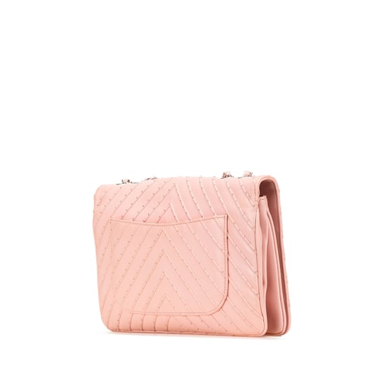 Bolso acolchado con chevrón y tachuelas - Image 2