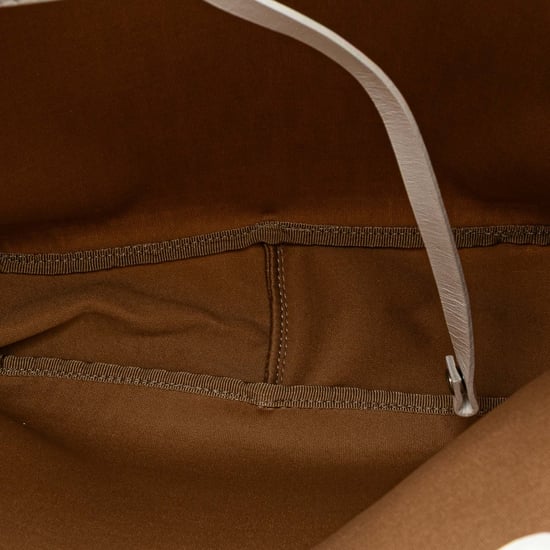 Bolso Tote con Patrón de Logo - Image 4