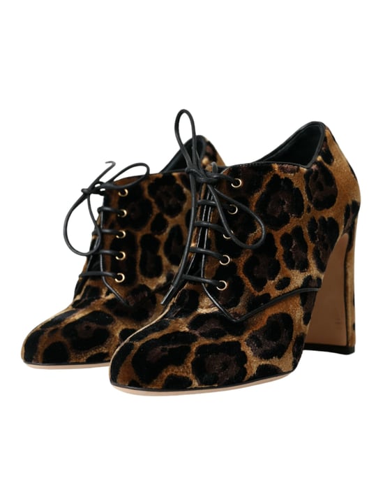 Botines de terciopelo con cordones en estampado de leopardo - Image 3