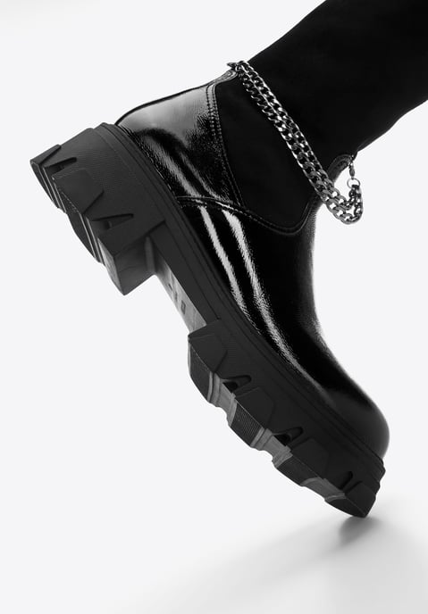 Botas altas de charol para mujer Wittchen con cadena - Image 5