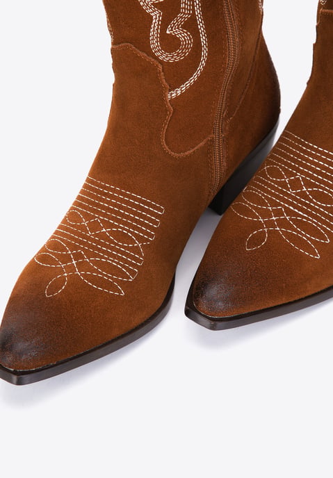 Botas vaqueras de ante para mujer Wittchen con bordado en piel de ante marrón - Image 6