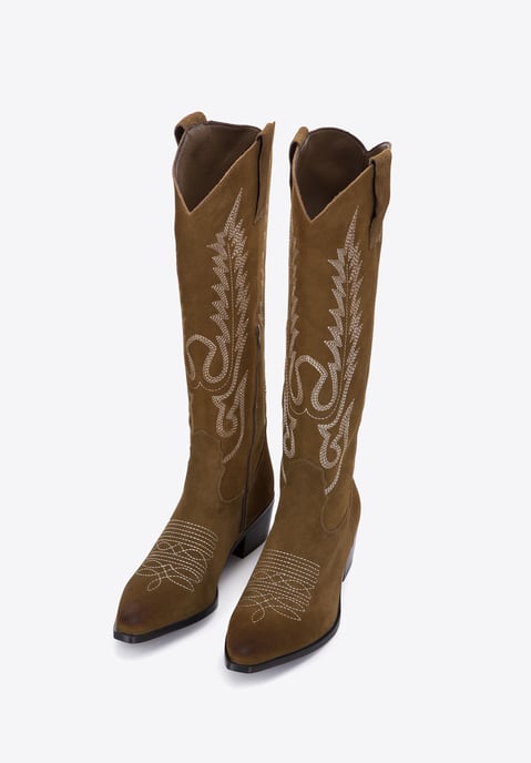 Botas vaqueras de ante para mujer Wittchen con bordado en piel de ante verde - Image 1