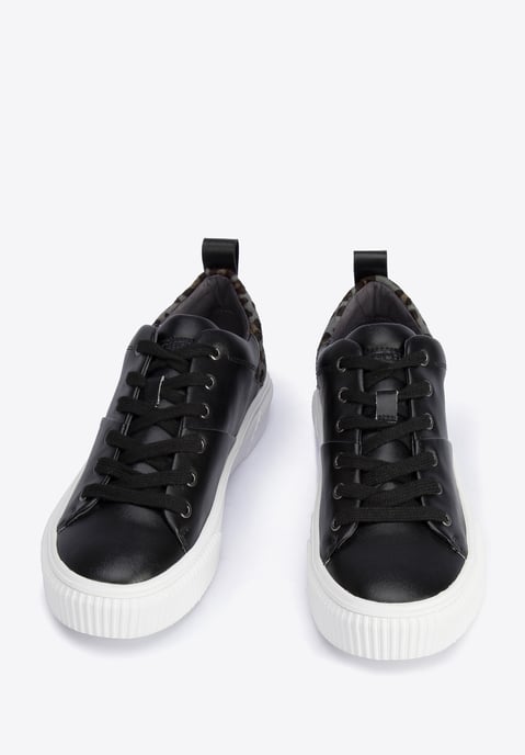 Zapatillas Wittchen de piel para mujer con estampado de leopardo - Image 1