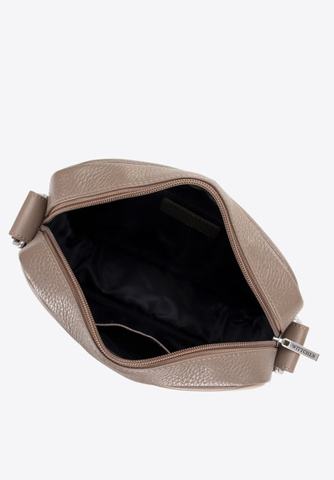 Bolso bandolera grande de piel auténtica para hombre de Wittchen, color topo. - Image 2