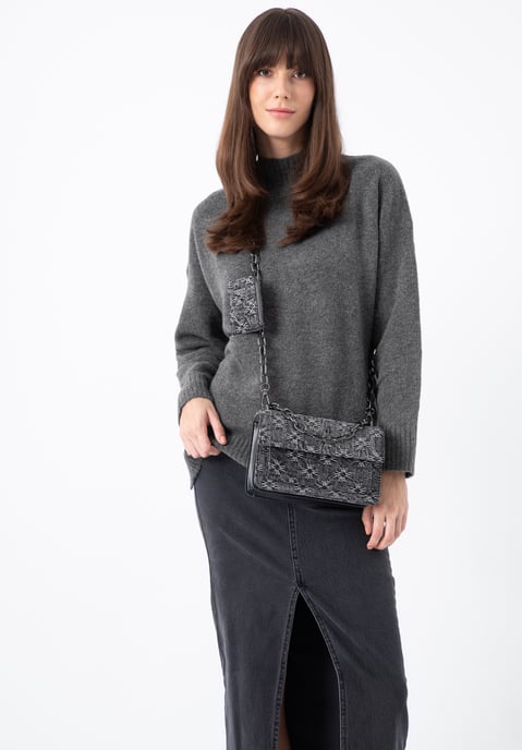 Bolso bandolera pequeño de mezclilla con monograma para mujer de Wittchen - Image 5