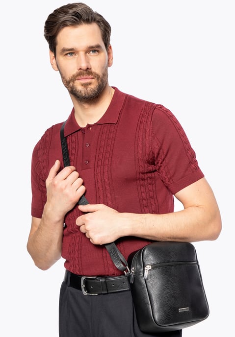 Bolso bandolera pequeño Wittchen para hombre en piel sintética negra - Image 1