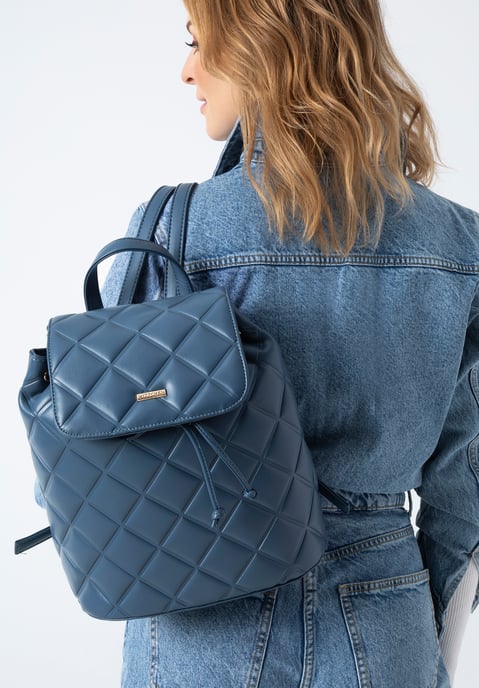 Bolso mochila para mujer Wittchen de ecopiel acolchada geométricamente - Image 4