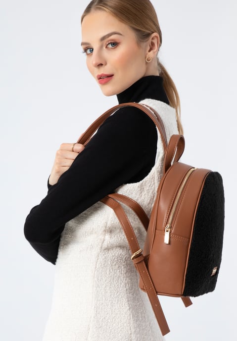 Mochila Wittchen para mujer con parte frontal de piel sintética en marrón y - Image 4