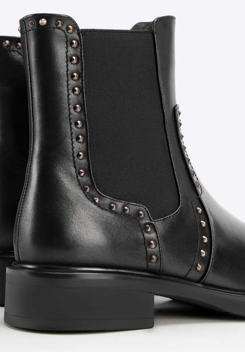 Botas Chelsea de piel para mujer Wittchen con remaches decorativos, color negro - Image 6