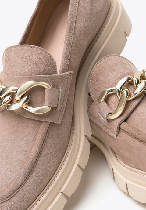 Mocasines de ante para mujer Wittchen con cadena en la plataforma beige - Image 6