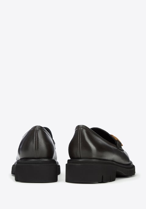 Mocasines de piel para mujer Wittchen con cadena decorativa en la plataforma - Image 3