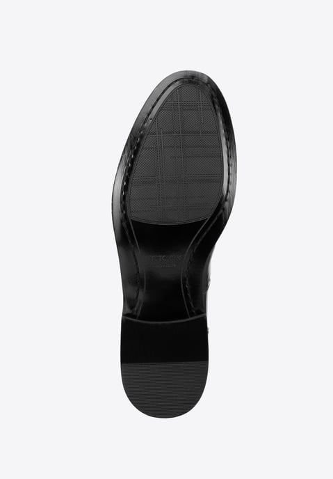 Mocasines de piel para hombre Wittchen con perforaciones, color negro - Image 6