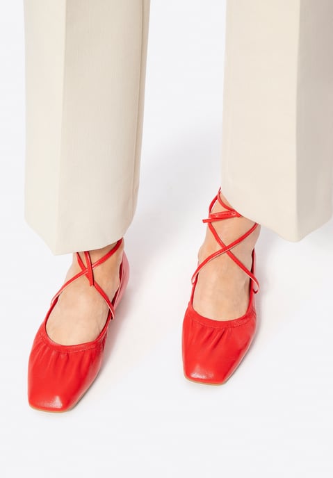 Bailarinas Wittchen para mujer en piel auténtica con cordones en rojo. Piel - Image 1