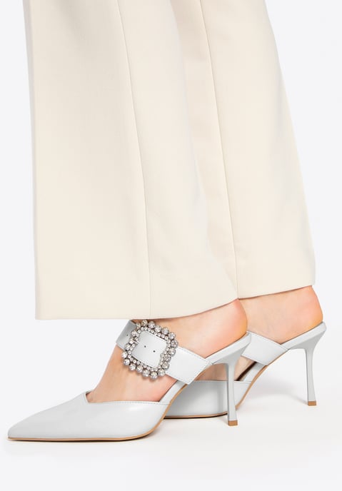 Zapatos de tacón de aguja Wittchen para mujer, color blanco y natural. - Image 1