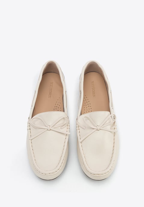 Mocasines de piel para mujer Wittchen con correa, color crema - Image 4